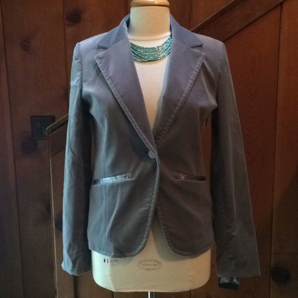 Marshall Fields Jackets & Blazers - NWT Marshall Fields Velvet Tuxedo Blazer